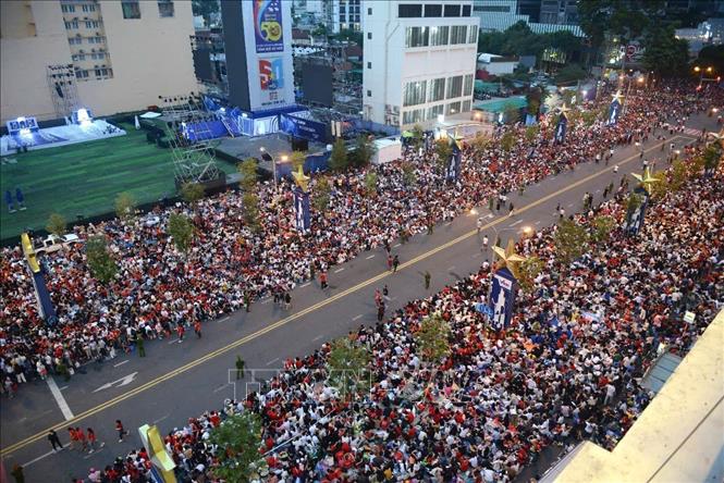 Lễ kỷ niệm, diễu binh, diễu hành 50 năm Ngày giải phóng miền Nam, thống nhất đất nước Chú thích ảnh