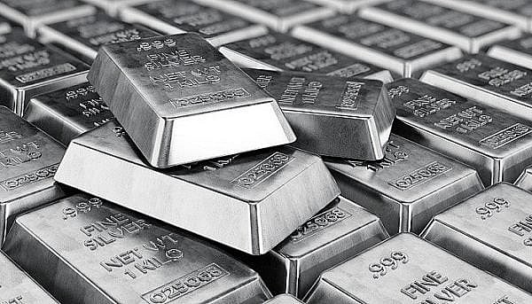 Ngày 30/4: Giá bạc thế giới giảm nhẹ, bạc Phú Quý bật tăng mạnh
