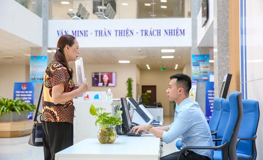 Những đối tượng công chức, viên chức nào được ưu tiên cho nghỉ hưu khi sắp xếp bộ máy?