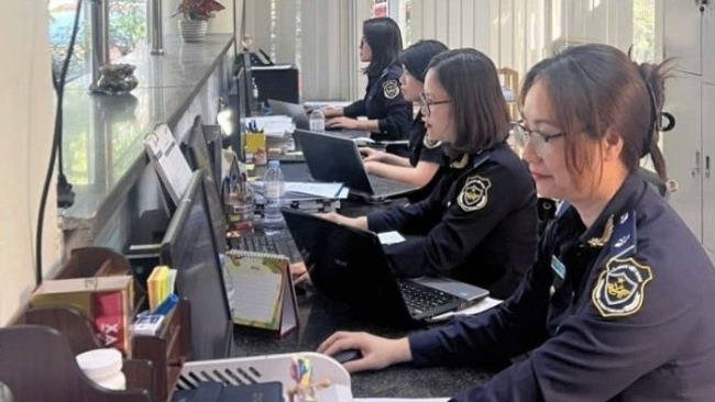 Hải quan khu vực X thu ngân sách đạt hơn 6.700 tỷ đồng