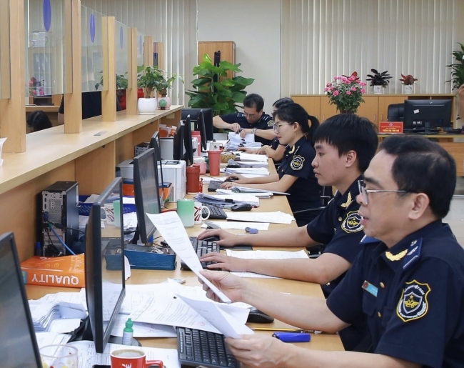 Hải quan khu vực III thu ngân sách đạt 26.289 tỷ đồng