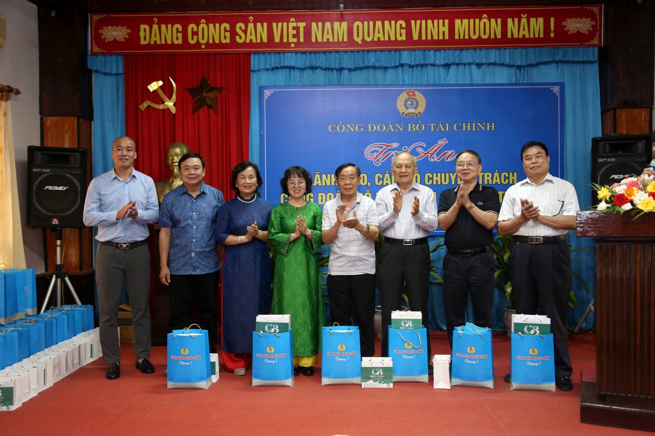 Tri ân lãnh đạo, cán bộ chuyên trách công đoàn Bộ Tài chính qua các thời kỳ