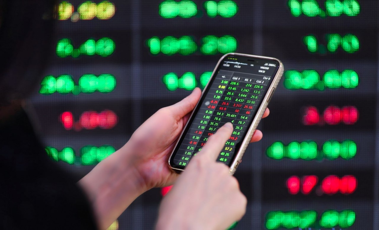 Chứng khoán ngày 3/3: Cổ phiếu dầu khí, phân bón trở thành điểm sáng