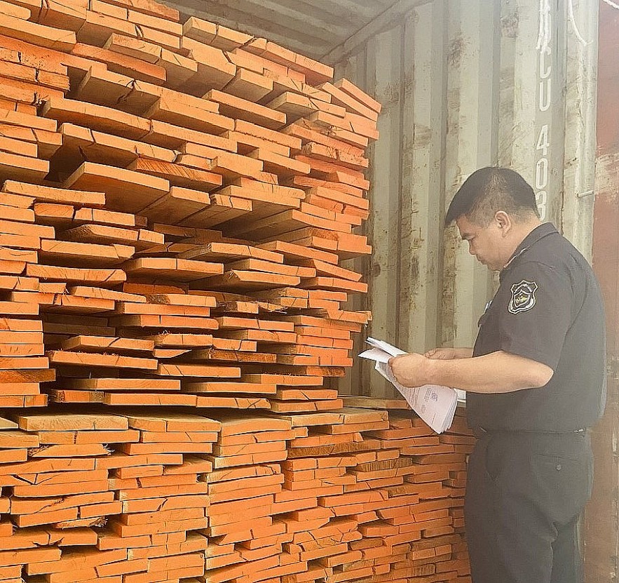 Dừng làm thủ tục hải quan với 3 doanh nghiệp nợ thuế xuất nhập khẩu