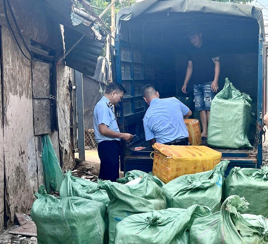 Hà Nội: Thu giữ gần 1 tấn trứng gà non, tràng gà để điều tra xử lý