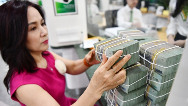 Lãi suất tiết kiệm ngày 15/5: Ngân hàng nào có lãi suất tốt nhất kỳ hạn ngắn?