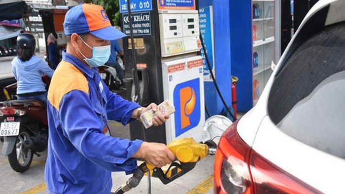Ngày 16/5: Giá xăng dầu trong nước bật tăng, thế giới giảm sốc
