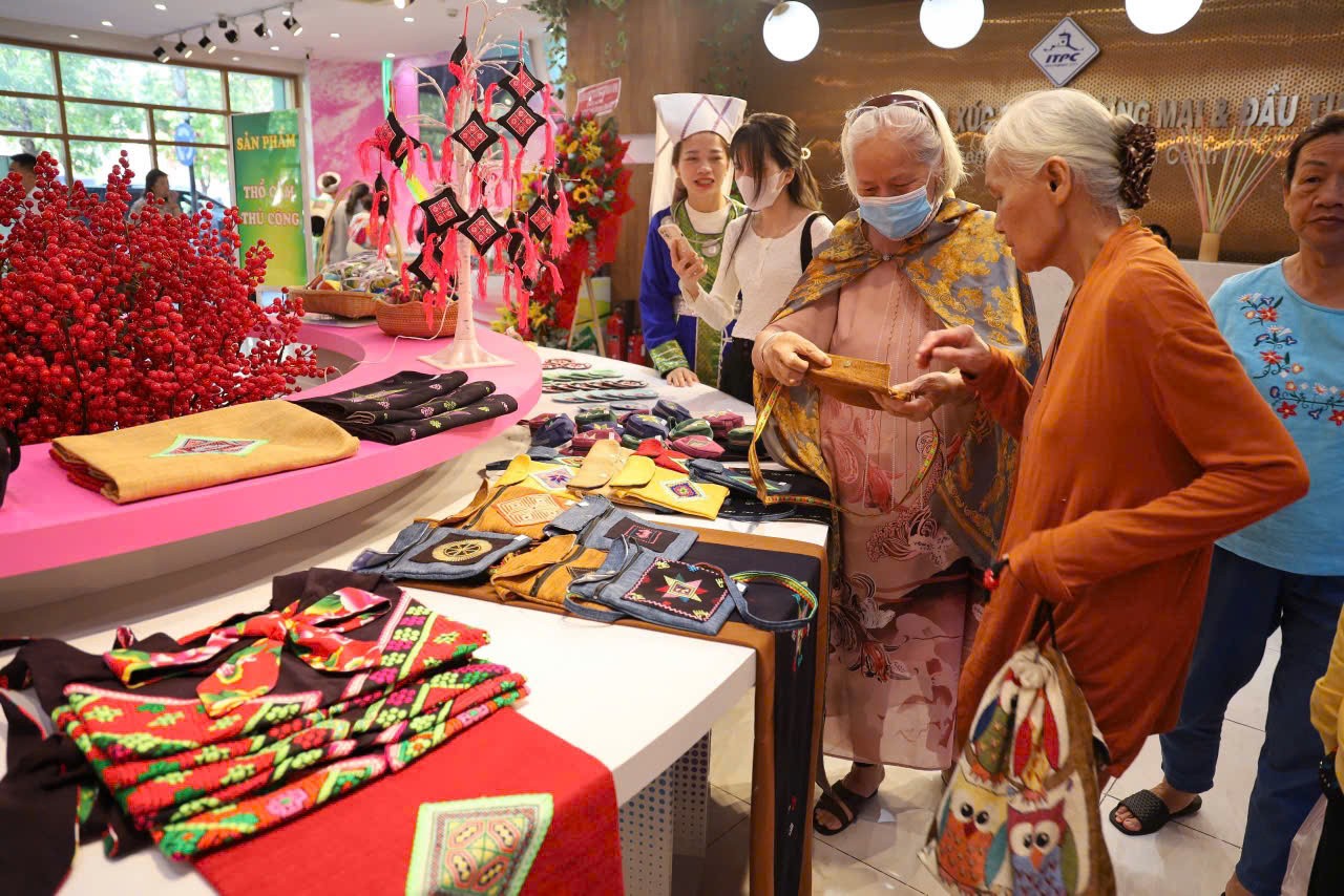 TP. Hồ Chí Minh: Kỳ vọng bứt phá sức mua cuối năm từ loạt chương trình kích cầu TP. Hồ Chí Minh: Kỳ vọng bứt phá sức mua cuối năm từ loạt chương trình kích cầu