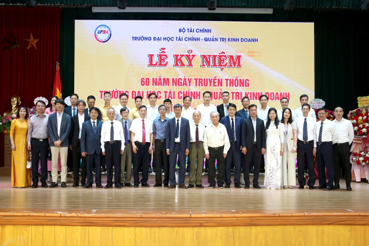 Trường Đại học Tài chính - Quản trị kinh doanh kỷ niệm 60 năm Ngày truyền thống