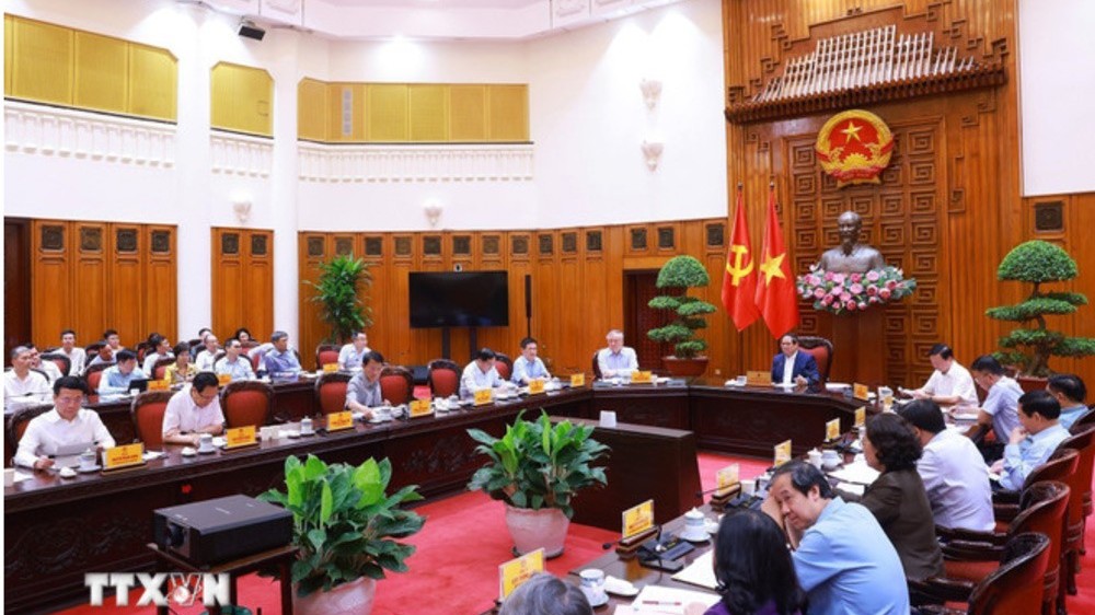 'Xây dựng các nghị định phân cấp, phân quyền mạnh cho chính quyền địa phương'