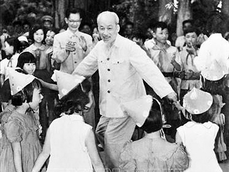 Sống mãi những ca khúc về Người