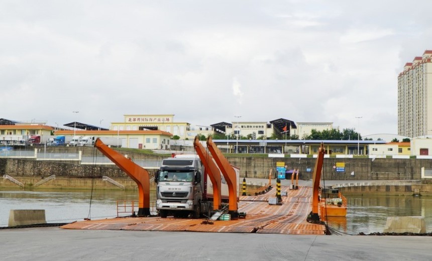 Quảng Ninh: Cầu phao Km3+4 Hải Yên thuộc Cửa khẩu quốc tế Móng Cái hoạt động trở lại
