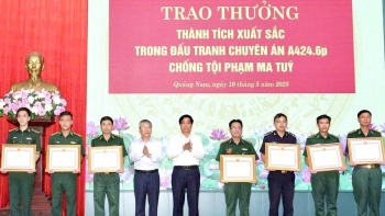 Khen thưởng ban chuyên án vụ bắt giữ hơn 14 kg ma tuý