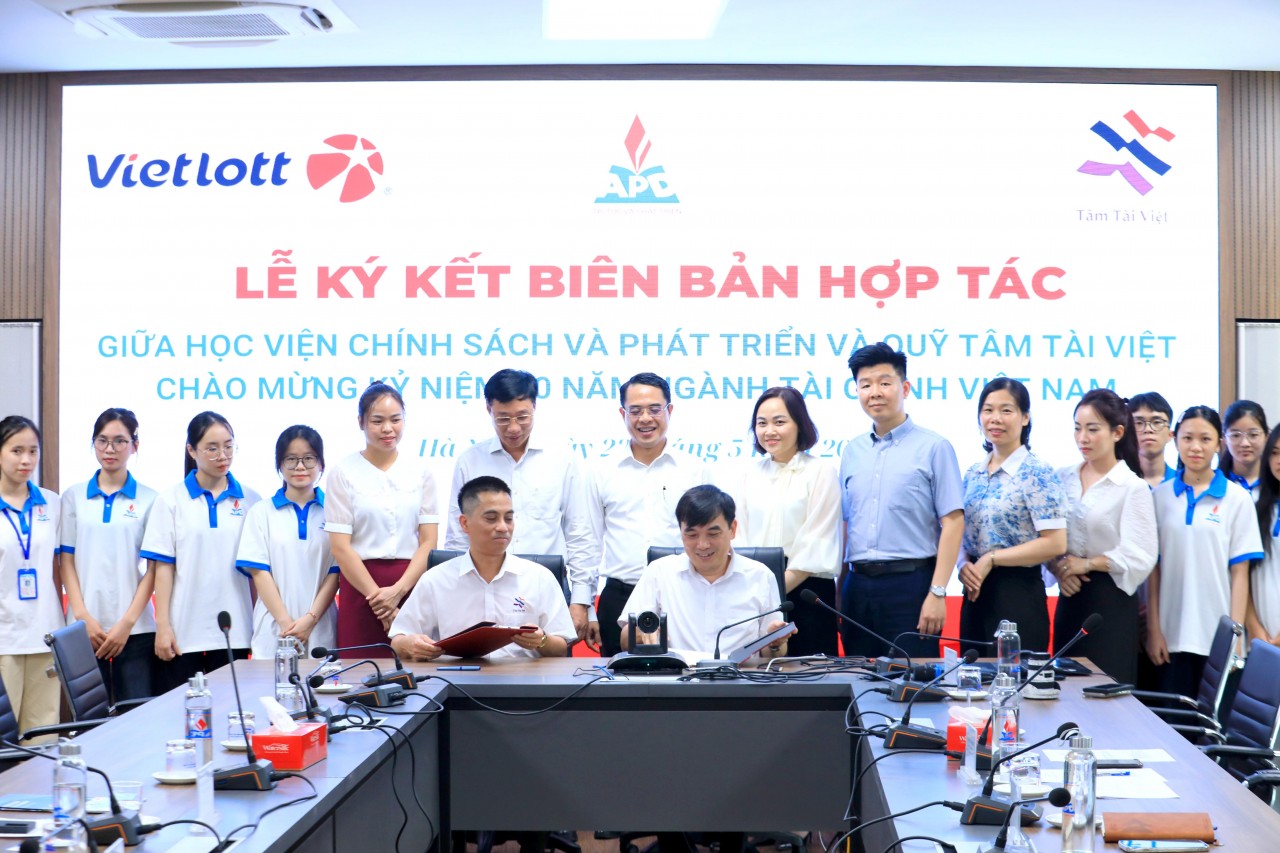 Học viện Chính sách và Phát triển ký Biên bản ghi nhớ hợp tác chiến lược với Quỹ Tâm Tài Việt