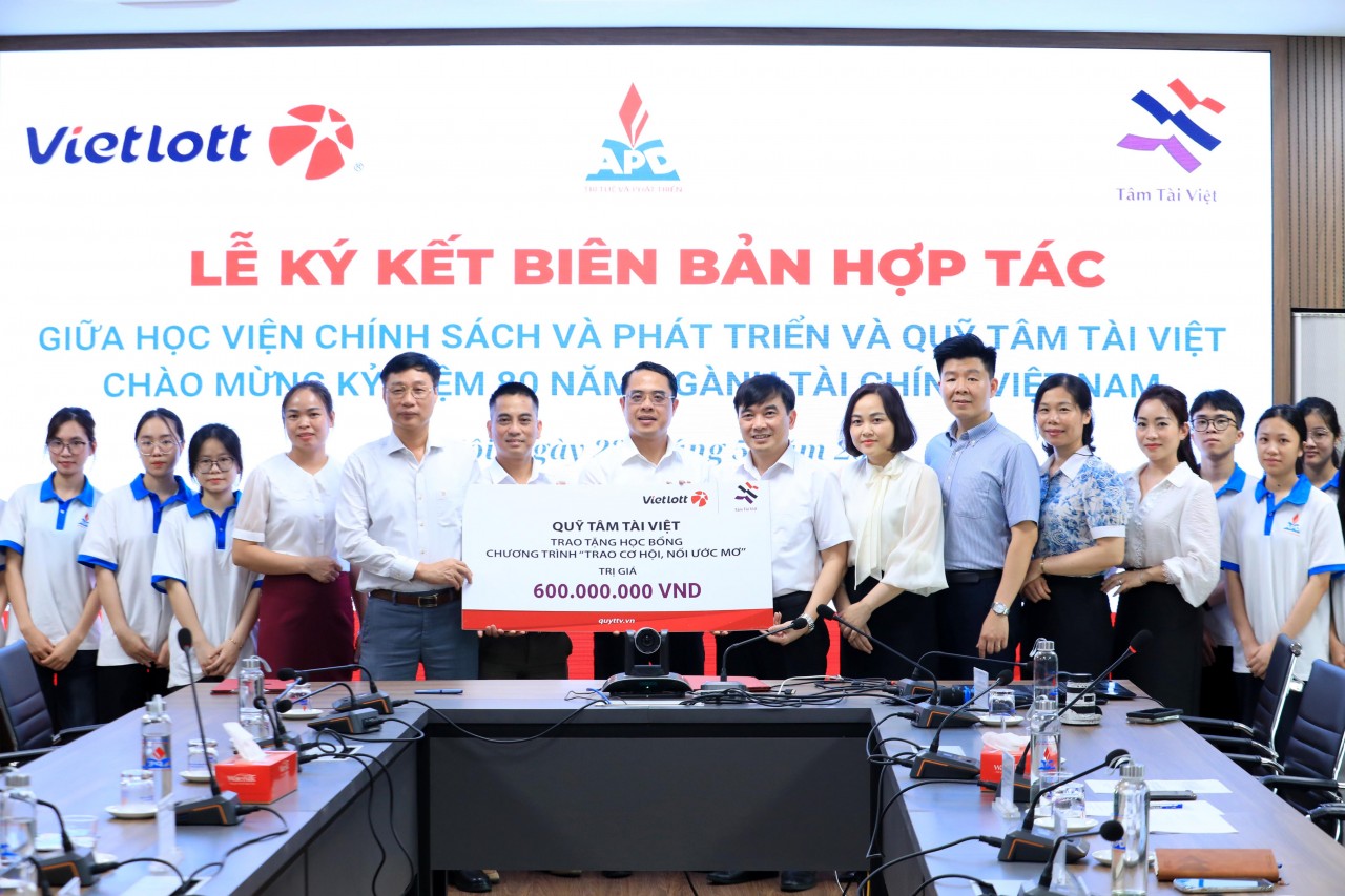 Học viện Chính sách và Phát triển ký Biên bản ghi nhớ hợp tác chiến lược với Quỹ Tâm Tài Việt