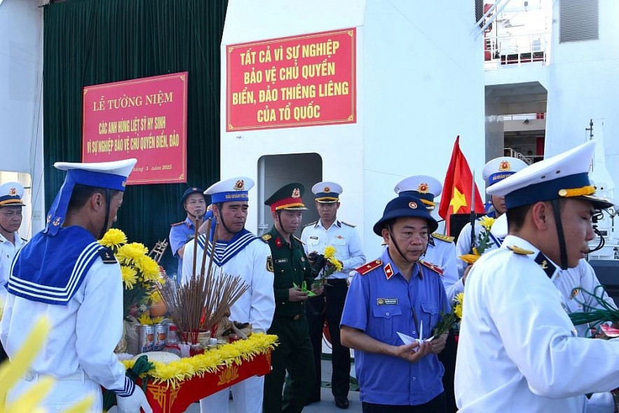 Đến với Trường Sa thân yêu Đến với Trường Sa thân yêu