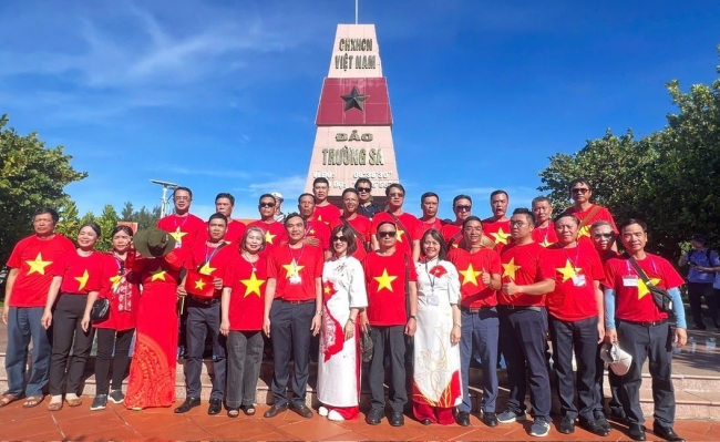 Đến với Trường Sa thân yêu