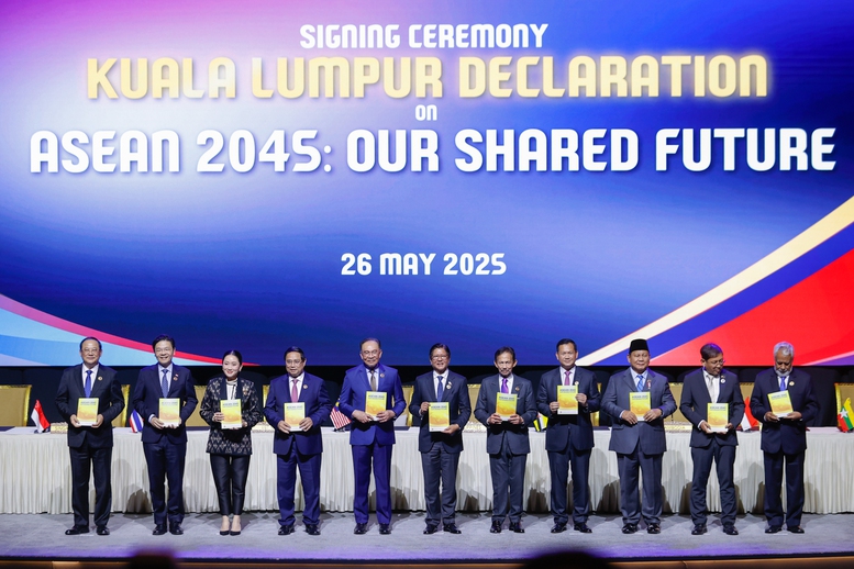 Thủ tướng cùng các nhà lãnh đạo ký Tuyên bố 'ASEAN 2045: Tương lai chung của chúng ta'- Ảnh 2.