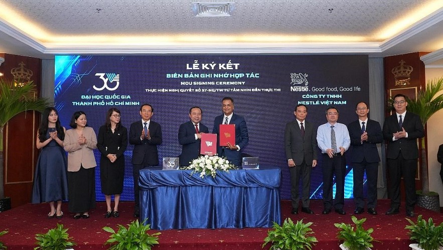 Nestlé Việt Nam ký kết hợp tác với Đại học Quốc gia TP.HCM thực thi mô hình “3 nhà”