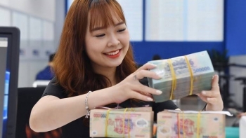 Lãi suất tiết kiệm ngày 27/5: Một ngân hàng liên tục giảm lãi suất huy động
