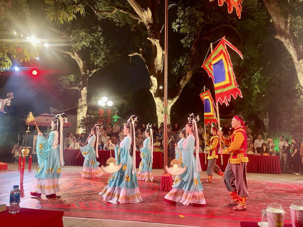 Tour đêm “Tiếng chuông Trấn Vũ”: Bảo tồn di tích gắn với phát triển du lịch và kinh tế địa phương