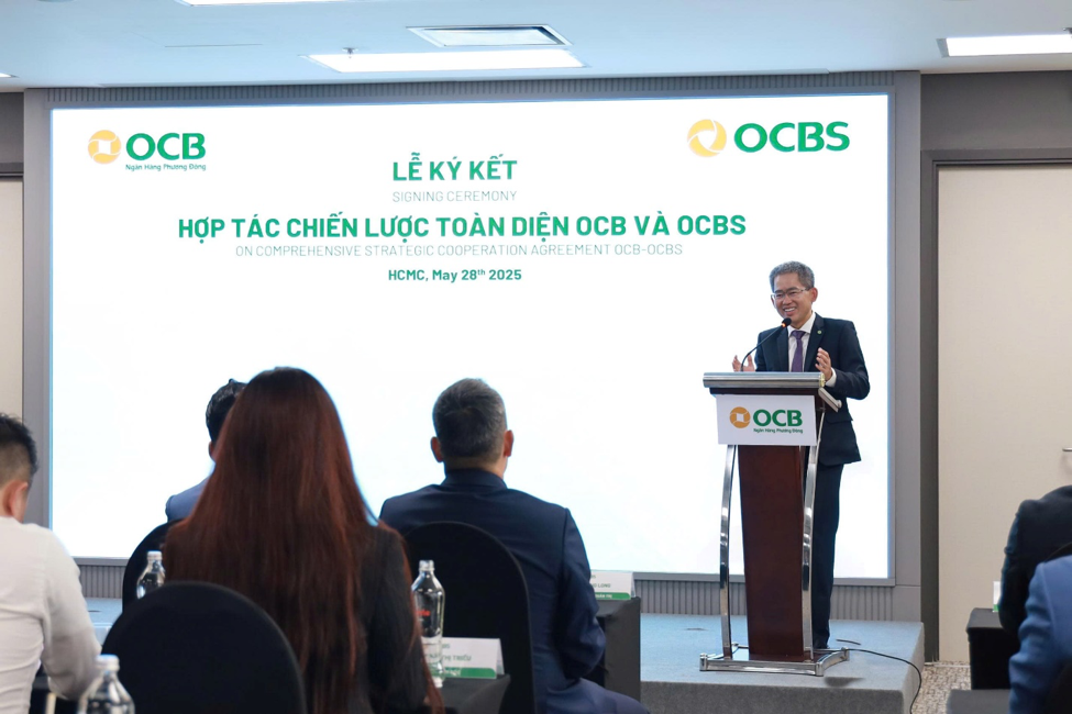 OCB ký kết hợp tác chiến lược toàn diện cùng chứng khoán OCBS