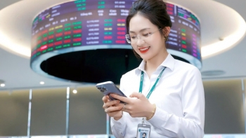 Thị trường chứng khoán có cơ hội vượt vùng đỉnh?