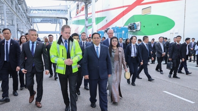 Thủ tướng thăm cảng biển hàng đầu vùng Baltic và tìm hiểu kinh nghiệm phát huy giá trị di sản ở Estonia