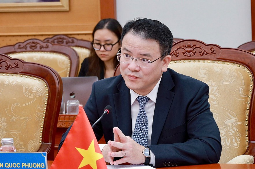 Chiều ngày 6/6, Thứ trưởng Bộ Tài chính Trần Quốc Phương có cuộc gặp xã giao giữa Trợ lý kiêm Đặc phái viên về Biến đổi khí hậu và chuyển dịch công bằng của Tổng thư ký Liên Hợp Quốc.