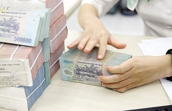 Hoạt động mua lại trái phiếu tăng vọt trong tháng 5 với lực kéo từ bất động sản
