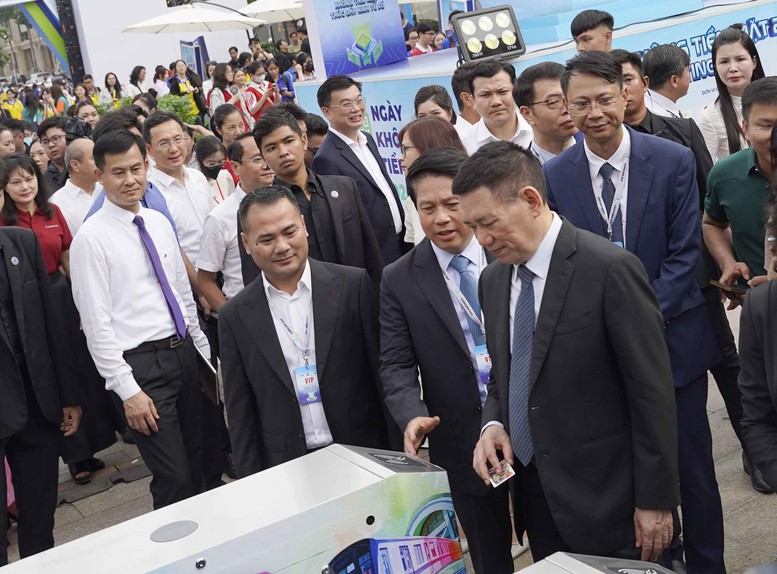 Phó Thủ tướng Hồ Đức Phớc: Thanh toán không dùng tiền mặt đã có bước phát triển vượt bậc- Ảnh 4.