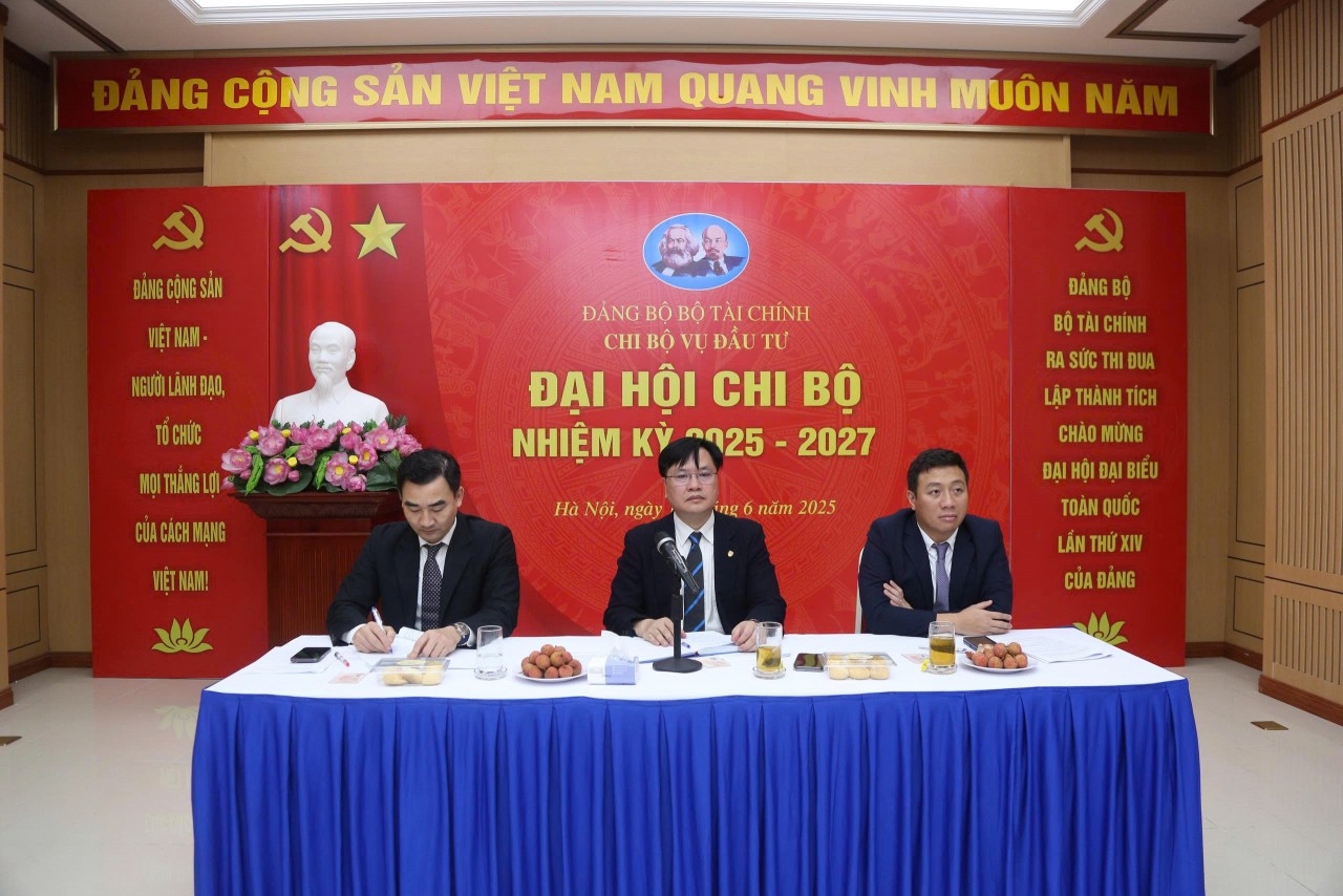Quyết tâm xây dựng Chi bộ Vụ Đầu tư vững mạnh, đáp ứng các yêu cầu nhiệm vụ mới