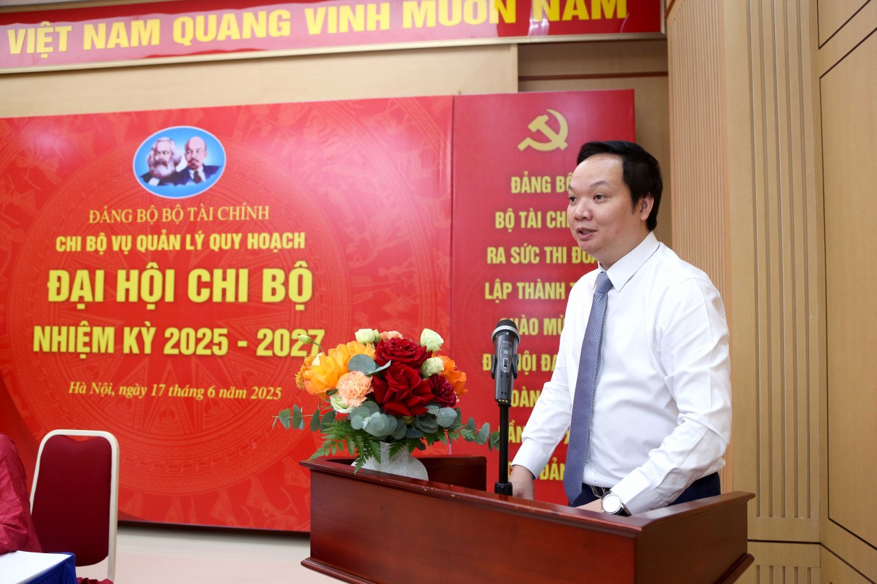 Xây dựng Chi bộ Vụ Quản lý quy hoạch ngày càng trong sạch, vững mạnh