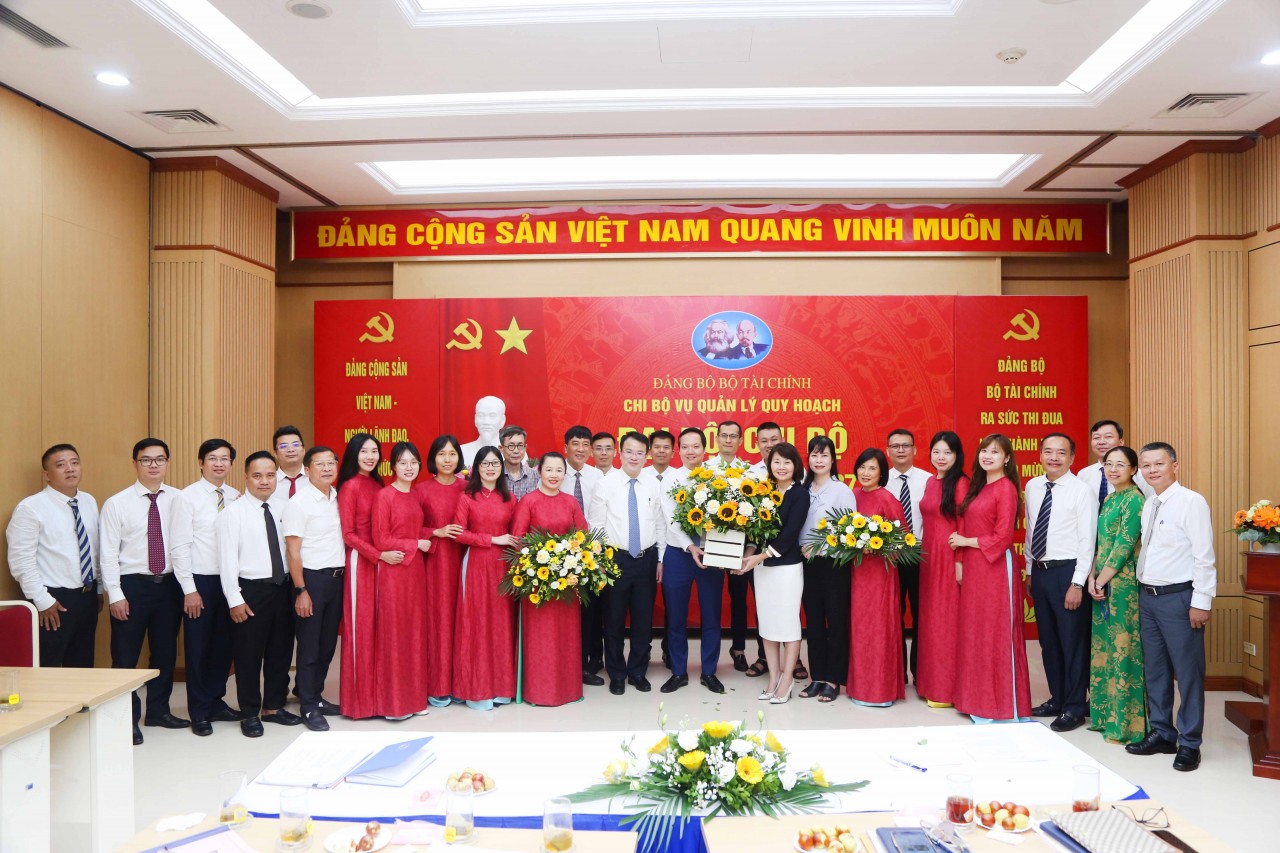 Xây dựng Chi bộ Vụ Quản lý quy hoạch ngày càng trong sạch, vững mạnh