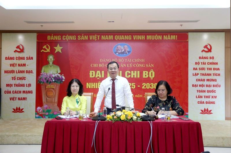 Đoàn kết, đổi mới, xây dựng Chi bộ Cục Quản lý công sản vững mạnh