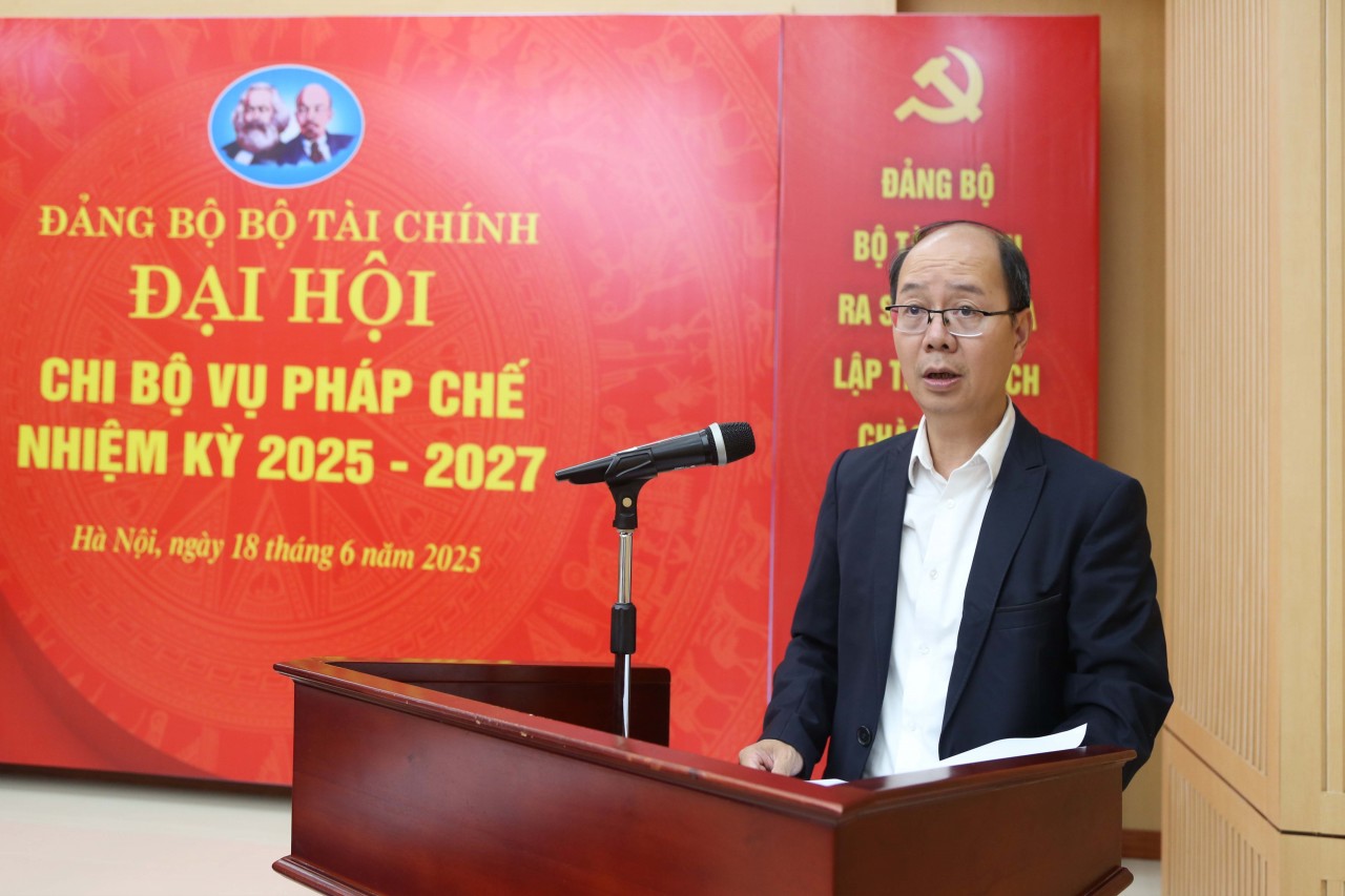 Xây dựng Chi bộ Vụ Pháp chế đoàn kết, kỷ cương, trong sạch, vững mạnh