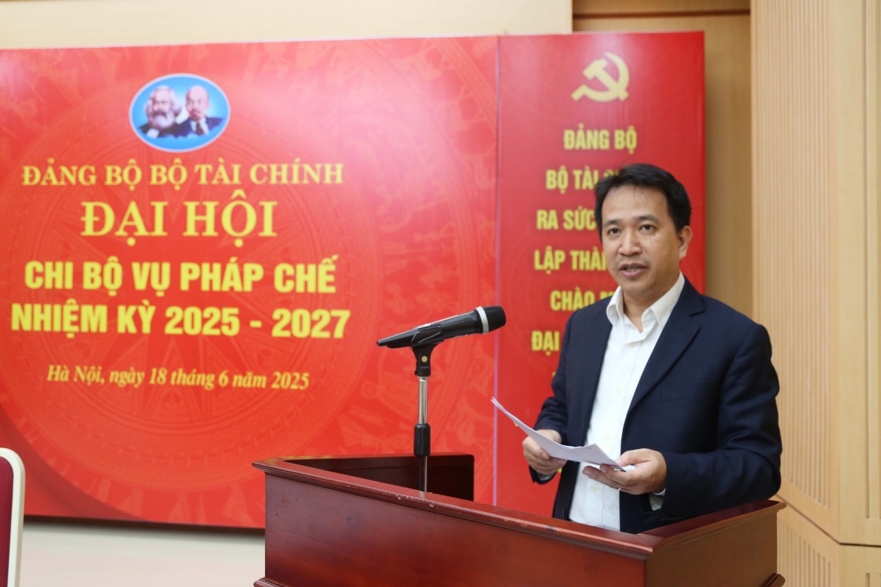 Xây dựng Chi bộ Vụ Pháp chế đoàn kết, kỷ cương, trong sạch, vững mạnh