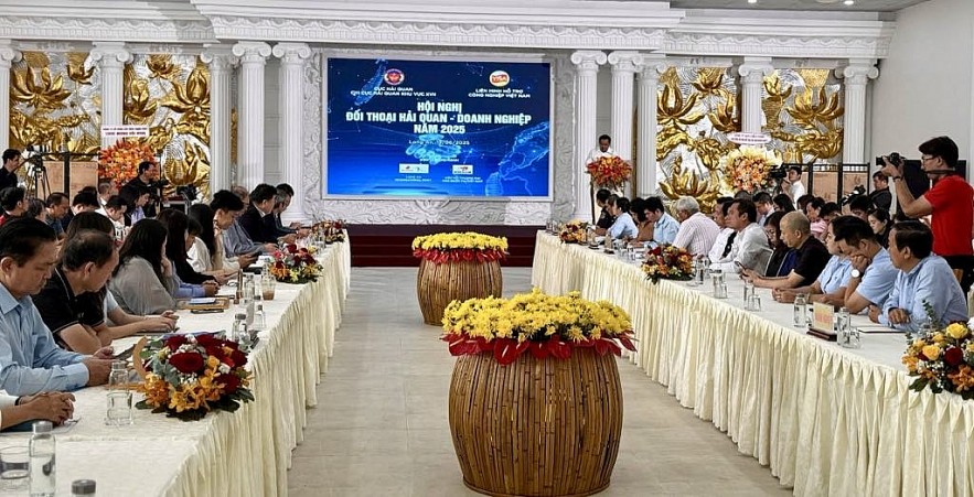Hải quan khu vực XVII đối thoại tháo gỡ vướng mắc cho doanh nghiệp