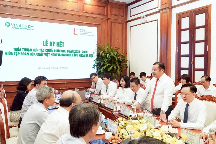 Vinachem ký kết thỏa thuận hợp tác chiến lược với Đại học Bách khoa Hà Nội giai đoạn 2025–2030