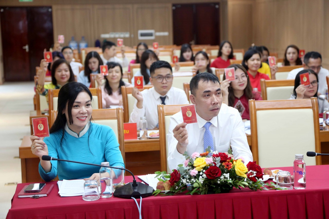 “Đoàn kết, dân chủ, kỷ cương, hiệu quả, đột phá, phát triển”