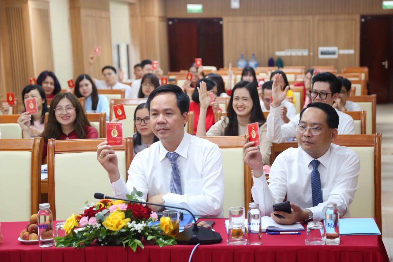 “Đoàn kết, dân chủ, kỷ cương, hiệu quả, đột phá, phát triển”
