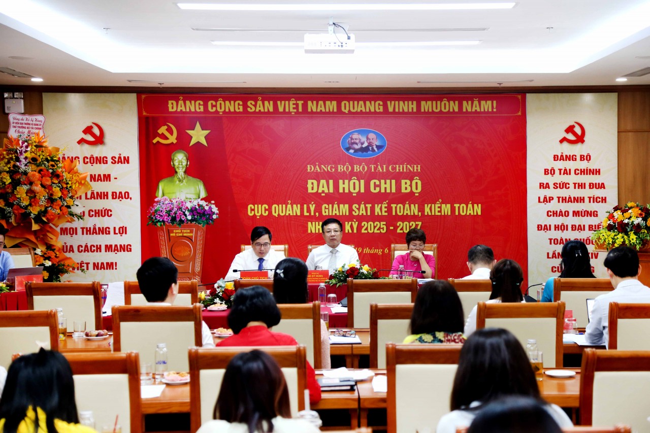 “Đoàn kết, dân chủ, kỷ cương, hiệu quả, đột phá, phát triển”