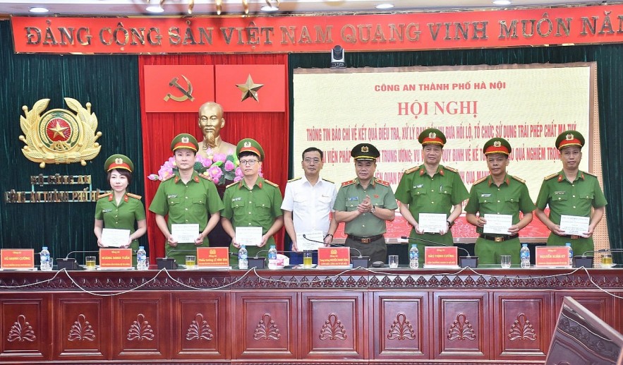 Khởi tố vụ kinh doanh qua mạng doanh thu 120 tỷ đồng, kê khai 5 tỷ đồng