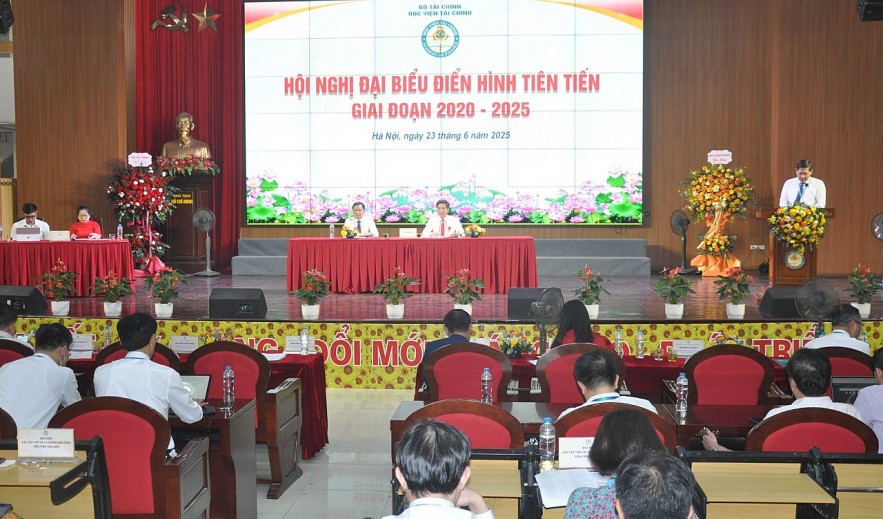 Phong trào thi đua góp phần thực hiện thắng lợi chiến lược phát triển Học viện Tài chính