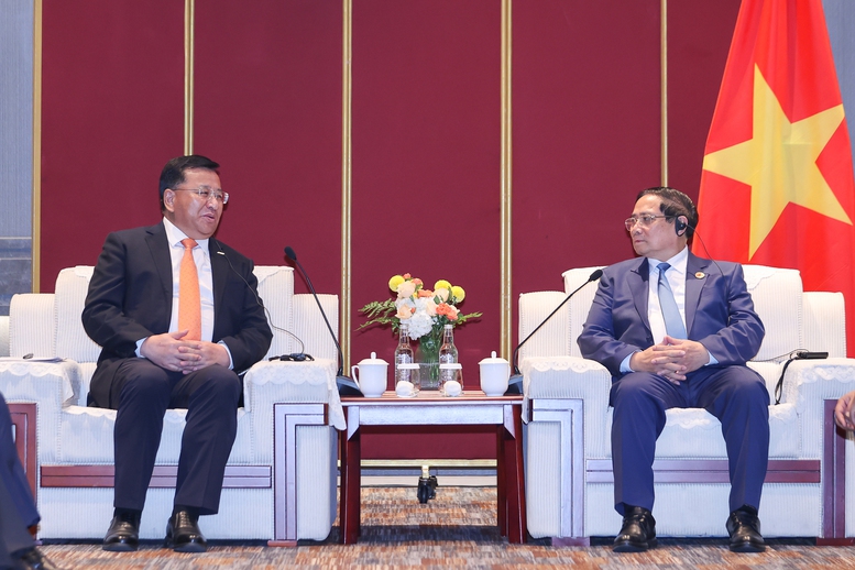 Thủ tướng tiếp lãnh đạo 3 tập đoàn hàng đầu Trung Quốc về đường sắt và hạ tầng giao thông- Ảnh 2.