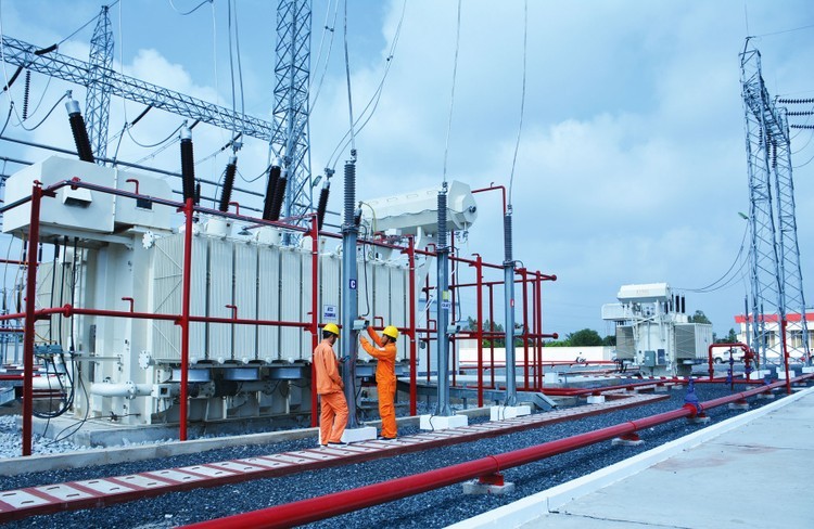 Cung ứng điện đảm bảo cho hoạt động sản xuất kinh doanh