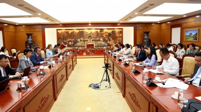 Thứ trưởng Trần Quốc Phương làm việc với Đoàn Điều IV của IMF