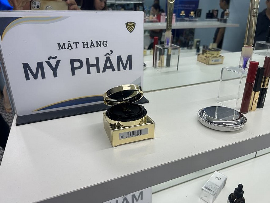 undefined Nhận diện hàng vi phạm trong tháng cao điểm chống gian lận thương mại, hàng giả