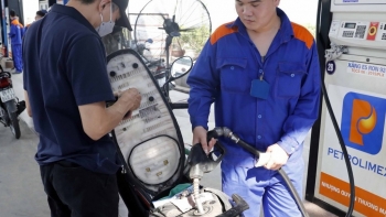 Chiều 26/6, giá xăng tăng từ 263 - 280 đồng/lít