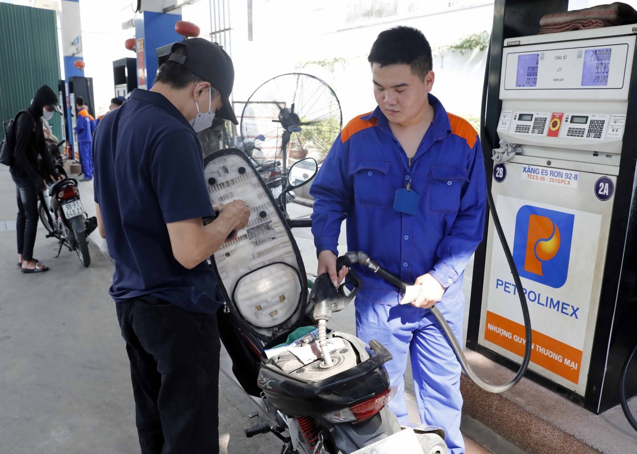 Chiều 26/6, giá xăng tăng từ 263-280 đồng/lít